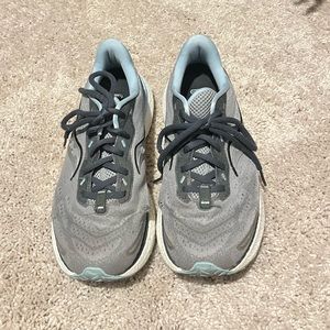 Women’s Saucony Tennis Shoes Size 8.5